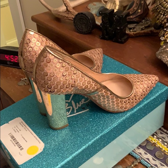 Blue by Betsey Johnson Paula Rose Gold Pumps (7.5) - Picture 6 of 7